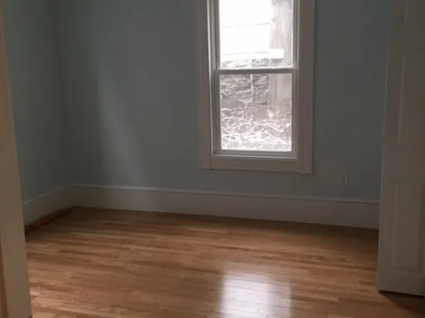 17 Dalrymple St #1, Jamaica Plain, MA 02130