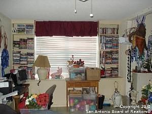 3rd image of 2910 Lasses Blvd