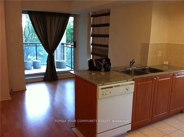 5940 Yonge St #312 — Photo 2