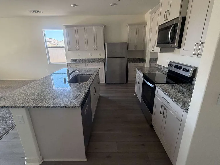 7828 Strawberry Meadow Ct — Photo 3