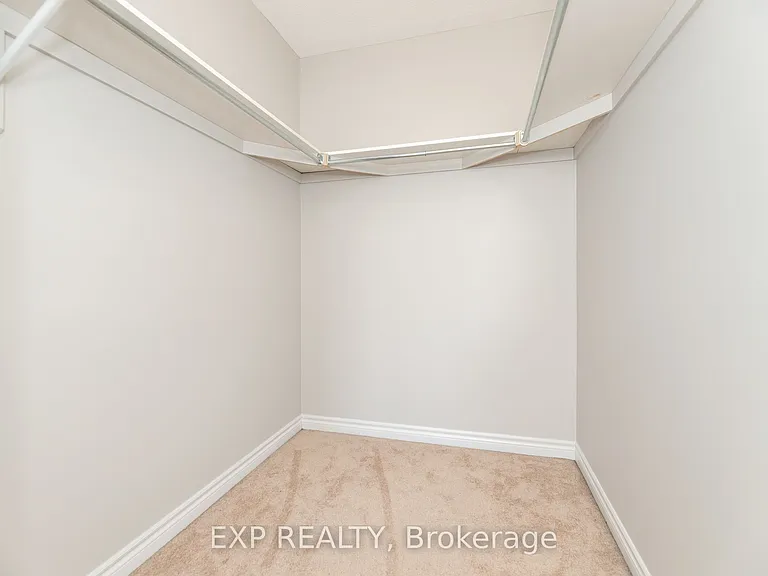 960 Messor Cres — Photo 25