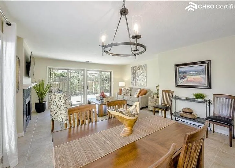 3911 Hills Ct — Photo 15