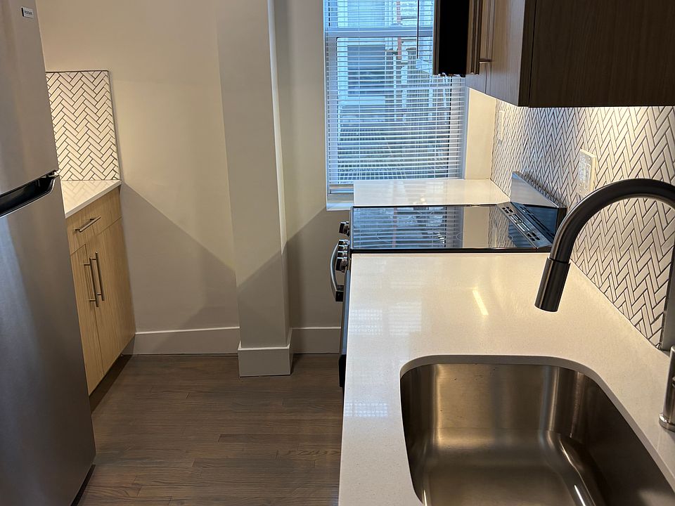 1st image of 11 Park Dr #111-44