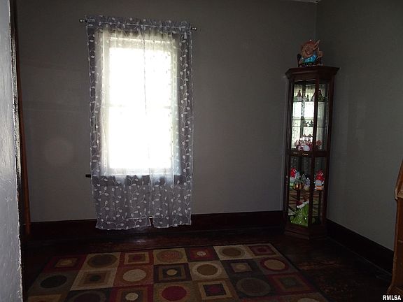 3rd image of 647 18th Ave