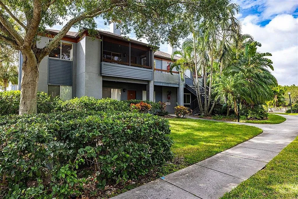 1 bed, 1.0 bath, 742 sqft, $1,650 — Photo 3
