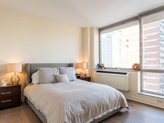 3rd image of 1965 Broadway APT 20F