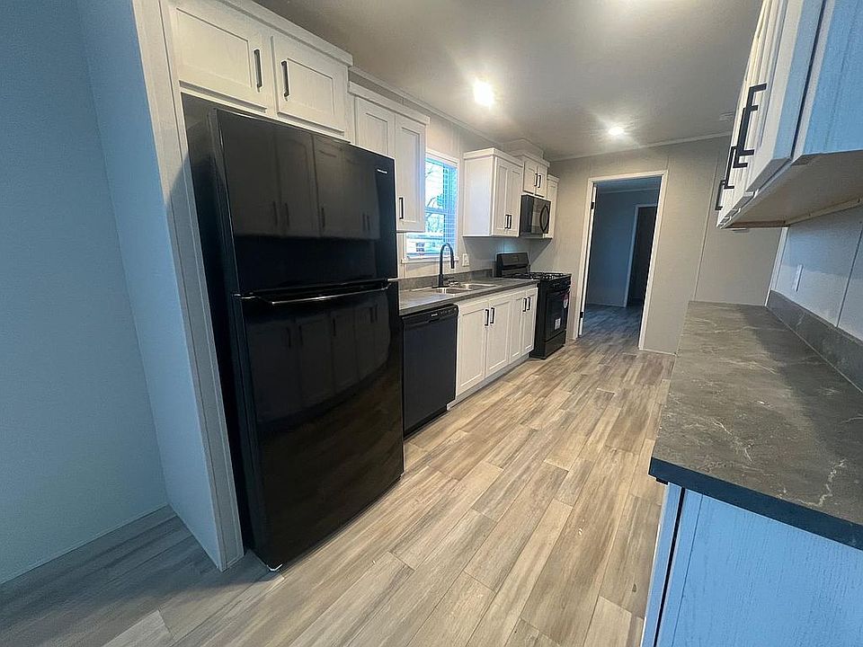 1st image of 400 Lindale Dr #88