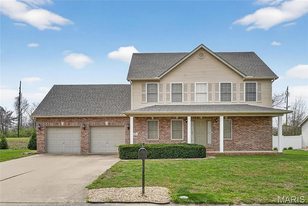 257 Emerald Way W photo 1