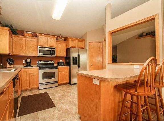 3rd image of 16297 Wintergreen St NW