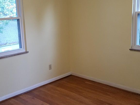 5th image of 3084 Indianola Ave