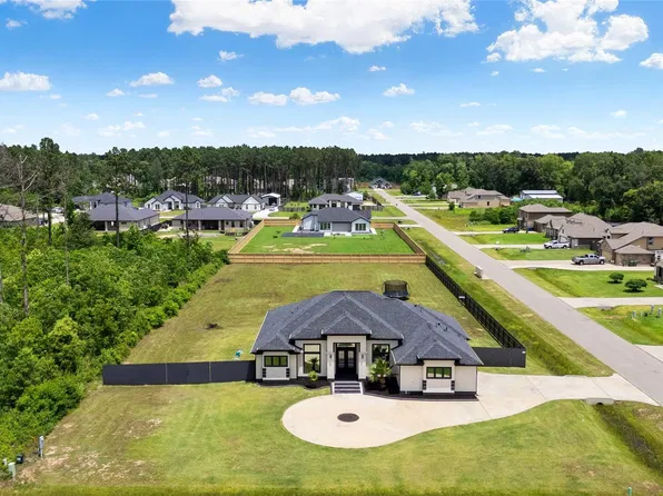 24 Road 6614, Dayton, TX 77535