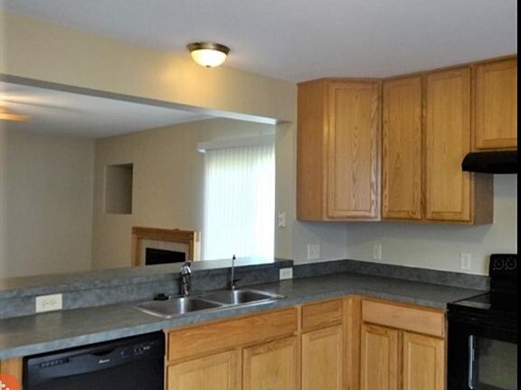 2nd image of 2409 Ashpoint St