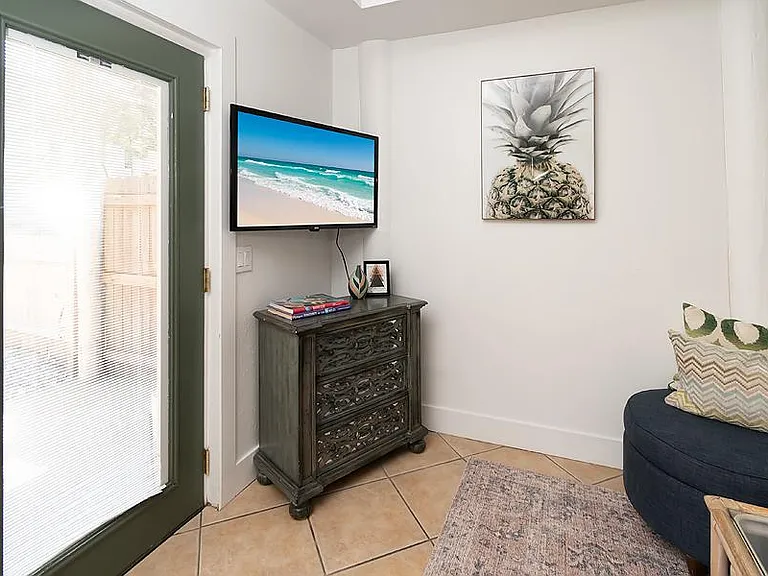 109 Driftwood Rd #101 — Photo 4