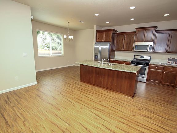 4th image of 3027 NE 74th St
