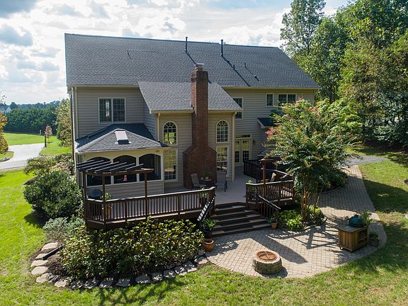 Expansive outdoor living
