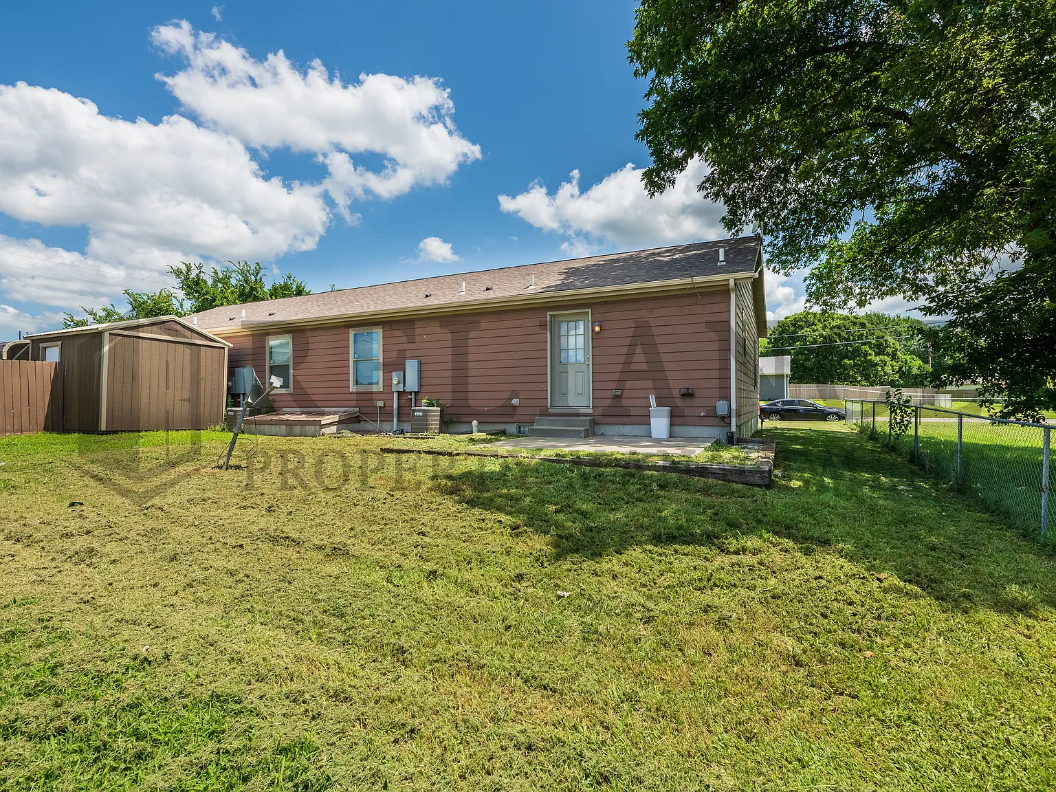 305 South Elm Street - 1 — Photo 4