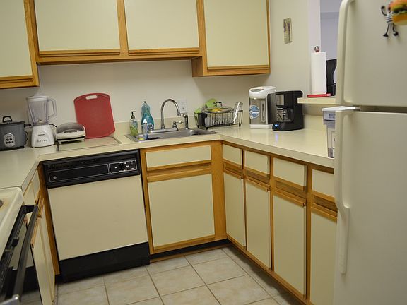 5th image of 2251 Pimmit Dr APT 1212