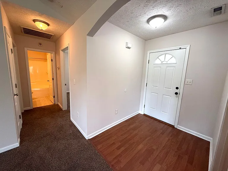 2513 Hunting Bow Dr — Photo 4