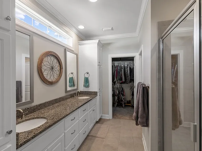 318 Oconee Dr — Photo 8