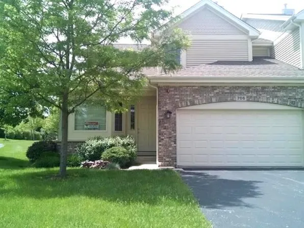 706 Owl Creek Ln, Gurnee, IL 60031