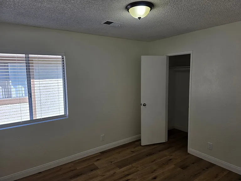 TUS1120 — Photo 12