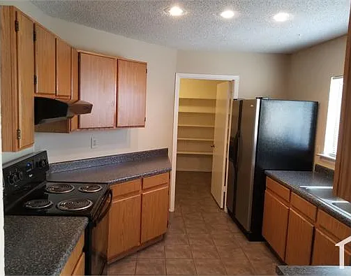 3 bed, 1582 sqft, $1,795 — Photo 4