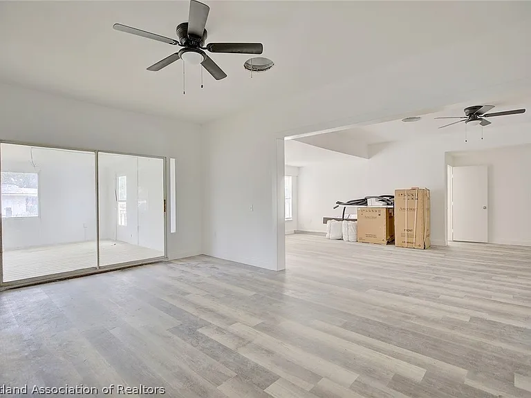 199 E Camphor St — Photo 14