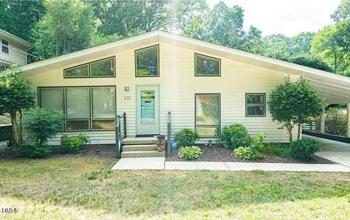 3 bed, 2.0 bath, $3,500 — Photo 1