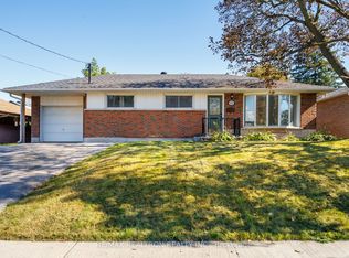 21 Athabasca St, Oshawa, ON L1H7H4