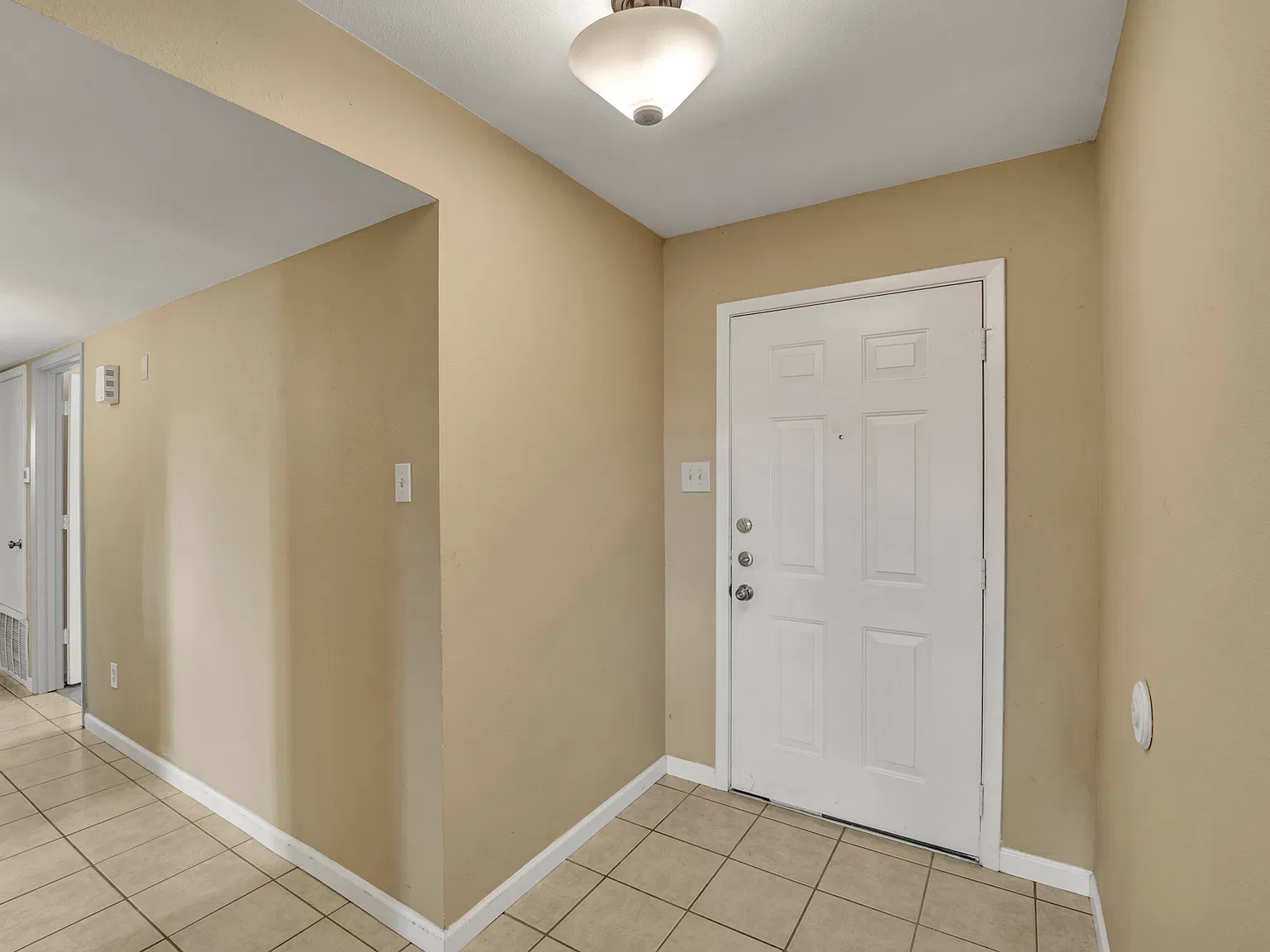 305 Patty Ct — Photo 3