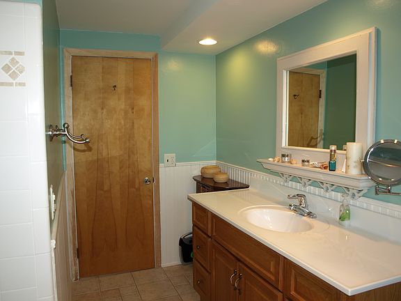 3rd image of 315 Lange Dr