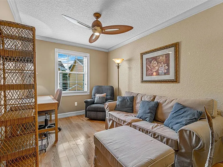 338 Waterside Dr — Photo 17