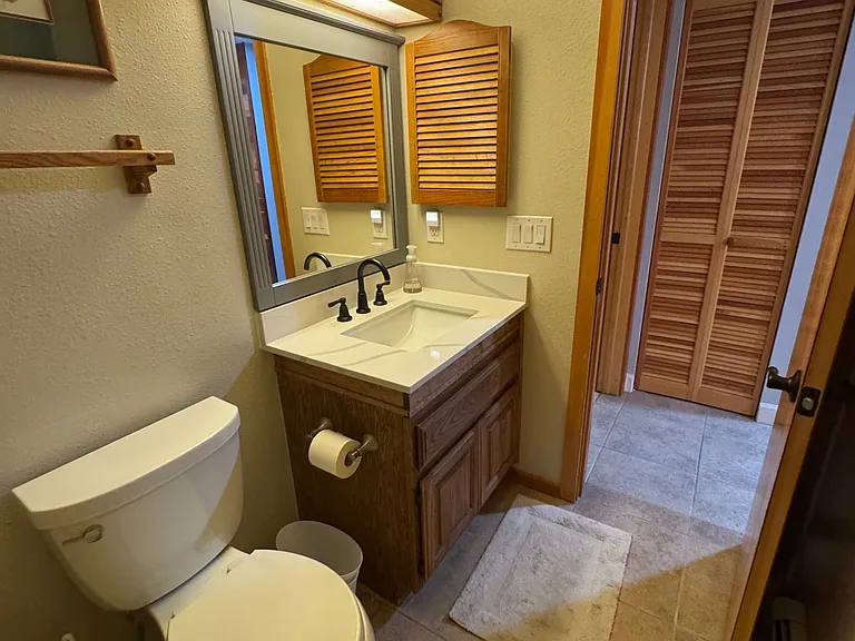 Guest Bath (new sink and granite counter)