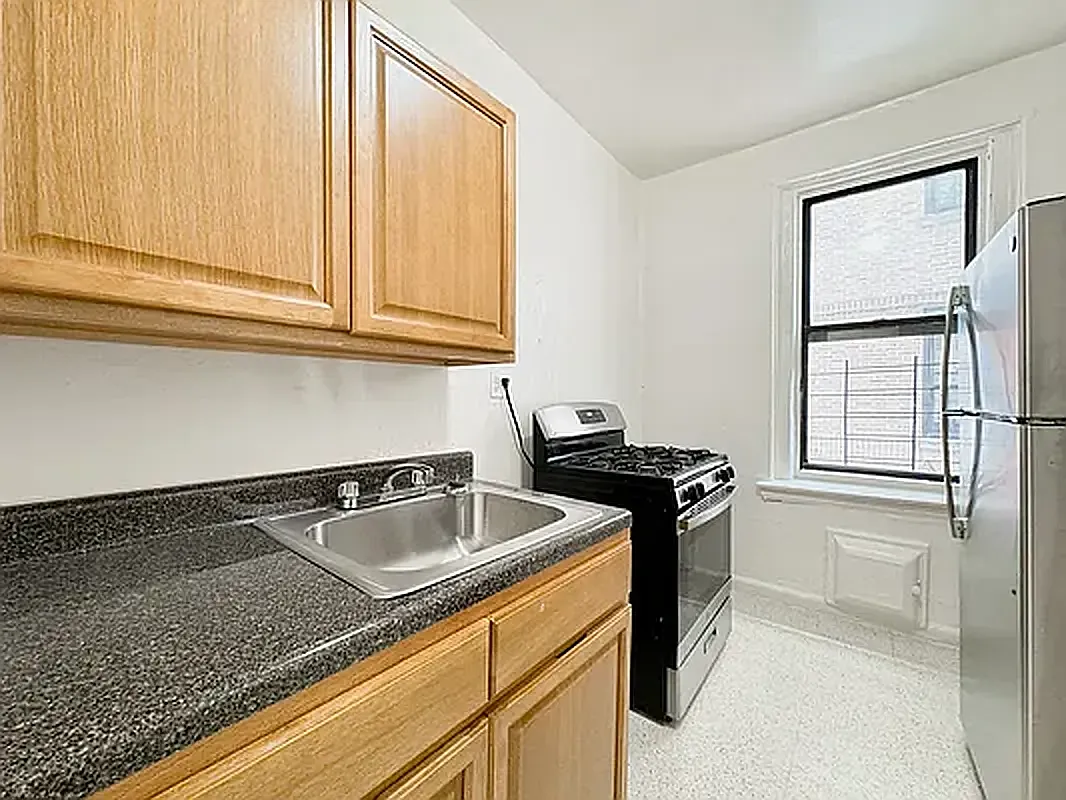 2685 Valentine Avenue — Photo 4