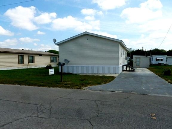 3rd image of 4844 Coral St