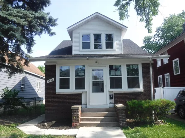 2438 Cochran St, Blue Island, IL 60406