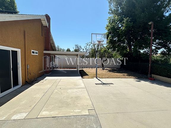 3rd image of 3419 Valle Vista Dr