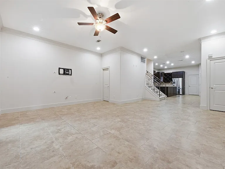 5929 Kansas St — Photo 6