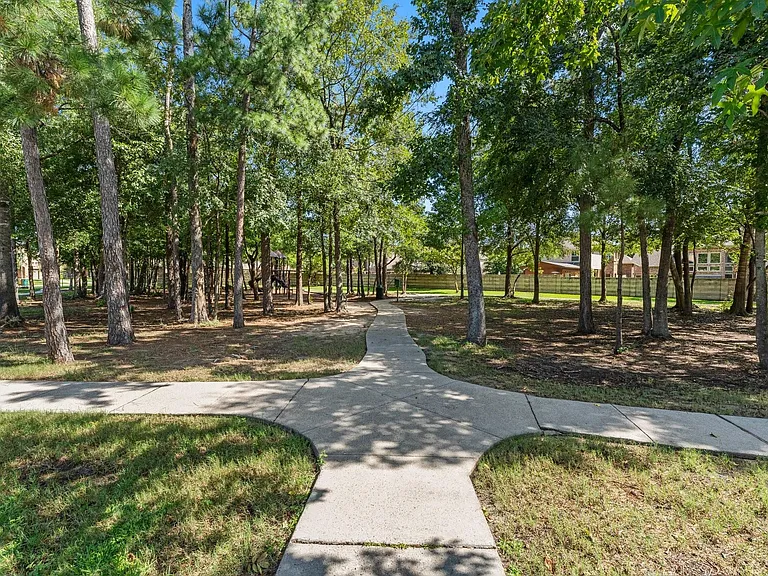 28134 Kudzu Dr — Photo 43