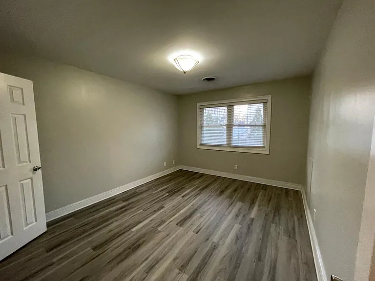 3668 Kingsboro Rd NE #10 — Photo 10