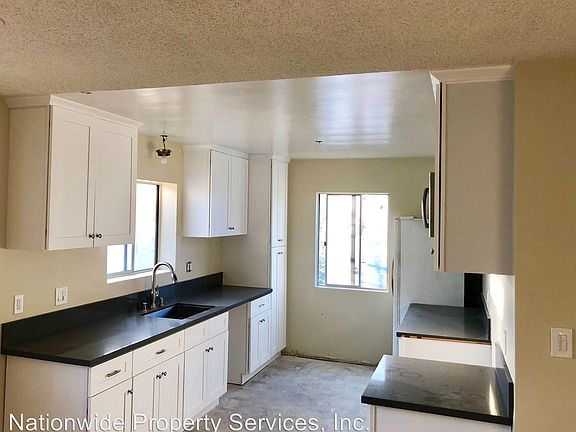3rd image of 441 Gaviota Ave APT 8