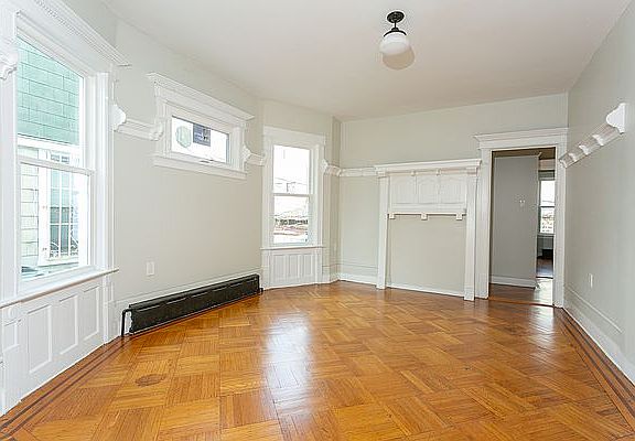 5th image of 880 E 15th St Floor 1