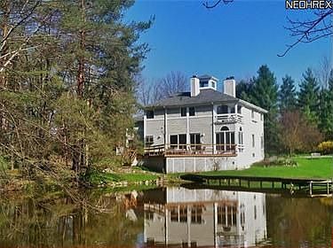4th image of 10 Farwood Dr