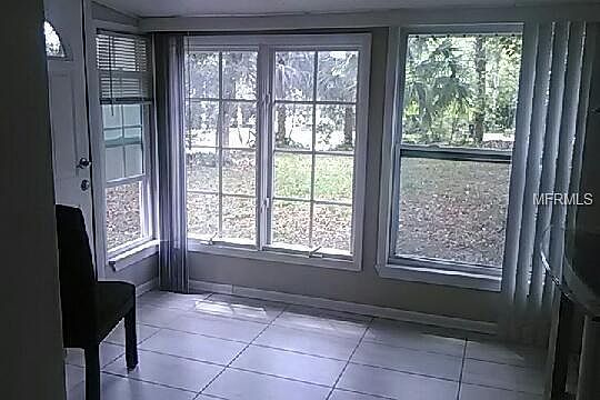 4th image of 301 W Graves Ave