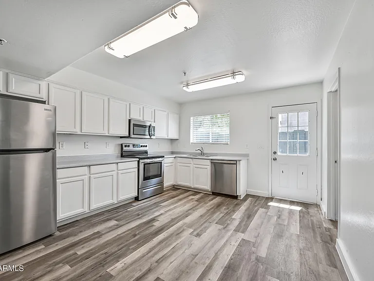 5010 N 22nd Ave #109 — Photo 4