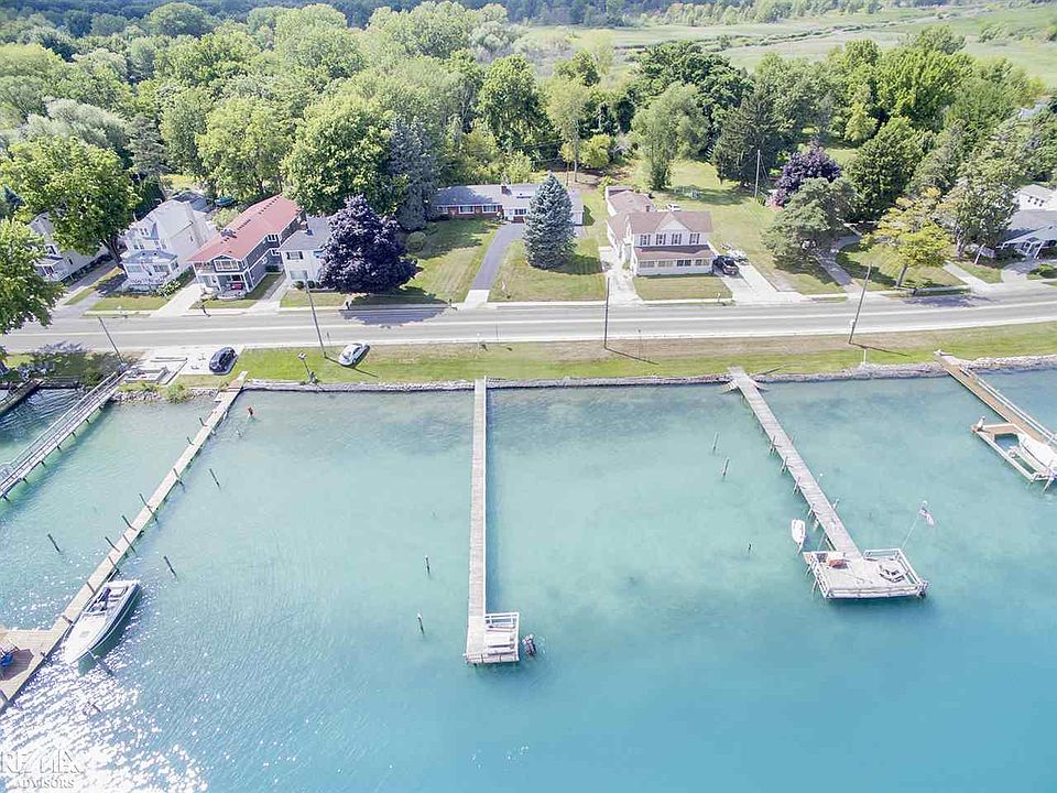 1st image of 2543 Saint Clair River Dr