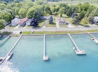 2543 Saint Clair River Dr, Algonac, MI
