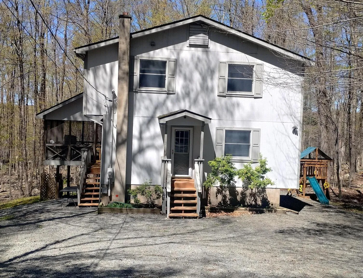 3 bed, 2.0 bath, 1832 sqft, $2,200 — Photo 1