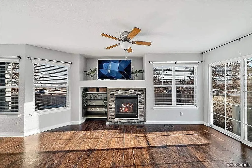 3 bed, 3.5 bath, 1938 sqft, $2,650 — Photo 1