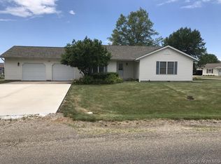 308 E Lynwood Dr, Athens, IL 62613